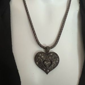 Heart pendant necklace